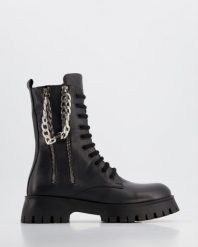 CZARNE WORKERY DAMSKIE 836610 BLACK. Czarne botki Venezia, bez wzorów, ze skóry, bez obcasa, bez zapięcia. Za 299.00 zł.