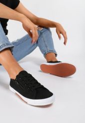 Czarne Tenisówki Salodella. Czarne trampki Renee, bez wzorów, sportowe, bez zapięcia. W wyprzedaży za 79.99 zł.