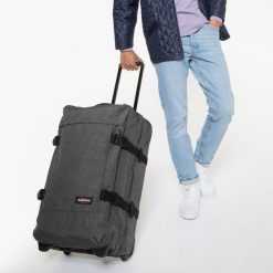Torba Podróżna Tranverz M Szary - EK62L-77H. Czarne torby podróżne Eastpak, bez wzorów, z materiału. Za 704.35 zł.