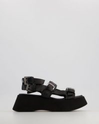 SANDAŁY NA PLATFORMIE 23361 BLACK. Czarne sandały Venezia, bez wzorów, ze skóry, bez obcasa, na platformie, bez zapięcia. Za 349.00 zł.