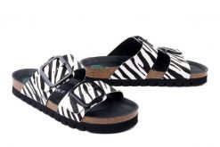 DR. BRINKMANN 700909-00 zebra, klapki damskie. Białe klapki Dr. Brinkmann, bez wzorów, bez obcasa, bez zapięcia. Za 246.42 zł.