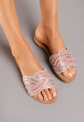 Szampańskie Płaskie Klapki z Imitacji Skóry Ozdobione Koralikami i Perłami Farnela. Żółte klapki Renee, z aplikacjami, ze skóry, boho, bez obcasa, na płaskiej podeszwie, bez zapięcia. W wyprzedaży za 48.74 zł.