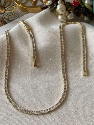 Luseera Pozłacany naszyjnik z cyrkoniami - dł. 45 cm rozmiar: onesize. Żółte naszyjniki Luseera, z materiału, z cyrkonią, pozłacane. Za 43.99 zł.