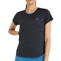 Koszulka sportowa New Balance damska czarna. Czarne t-shirty sportowe New Balance, s, bez wzorów, z materiału, bez ramiączek, do biegania. Za 176.75 zł.