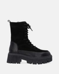 CZARNE WORKERY NA PLATFORMIE 109F3140 01-13 B. Czarne botki Venezia, bez wzorów, ze skóry, bez obcasa, na platformie, bez zapięcia. Za 299.00 zł.