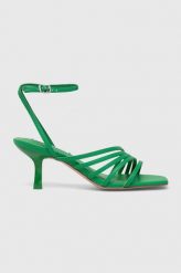 Steve Madden sandały Aglow kolor zielony SM11001952. Zielone sandały Steve Madden, bez wzorów, bez obcasa, na obcasie, bez zapięcia. Za 459.99 zł.