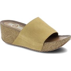 Żółte Klapki Lemar Wygodne Buty Na Lato. Żółte klapki Lemar, bez wzorów, bez obcasa, na koturnie, bez zapięcia. Za 209.00 zł.