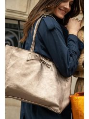 Victor & Hugo Paris Skórzany shopper bag "Vog" w kolorze złotym - 50 x 28 x 12 cm rozmiar: onesize. Żółte shopper bag Victor & Hugo Paris, bez wzorów, z materiału, na ramię, bez dodatków. Za 298.67 zł.