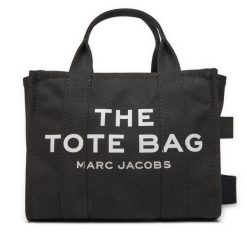 Torebka Marc Jacobs. Czarne torebki klasyczne Marc Jacobs, bez wzorów, klasyczne, bez dodatków. Za 849.99 zł.