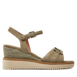 Sandały Tamaris. Zielone sandały Tamaris, bez wzorów, bez obcasa, na koturnie, bez zapięcia. Za 349.99 zł.