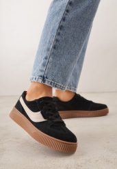 Czarne Zamszowe Sneakersy w Stylu Klasycznych Tenisówek ze Skórzaną Wkładką Riosera. Czarne buty sportowe lifestyle Born2be, bez wzorów, z jeansu, eleganckie, bez zapięcia. Za 179.99 zł.