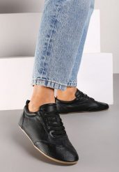 Czarne Tenisówki bez Zdobień z Ekoskóry Verillis. Czarne trampki Renee, z aplikacjami, z jeansu, bez zapięcia. W wyprzedaży za 67.99 zł.