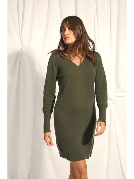 Just Cashmere Kaszmirowa sukienka w kolorze khaki rozmiar: L. Brązowe sukienki Just Cashmere, na co dzień, l, bez wzorów, z kaszmiru, bez kołnierzyka, bez ramiączek, midi, proste. Za 426.99 zł.