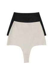 Stringi shape bezszwowe, średni stopień modelowania sylwetki (2 pary). Czarne stringi bonprix, bez wzorów. Za 77.99 zł.