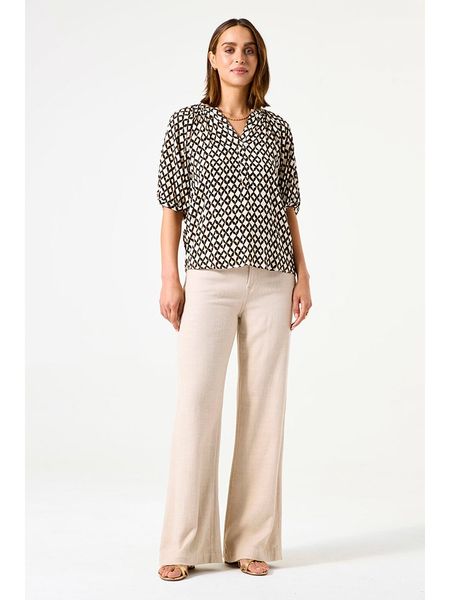 Garcia Bluzka w kolorze kremowo-brązowym rozmiar: XL. Brązowe bluzki Garcia, xl, bez wzorów, z wiskozy, bez kołnierzyka, bez ramiączek. Za 130.99 zł.