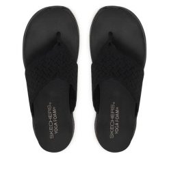 Japonki Skechers. Czarne japonki Skechers, bez wzorów. Za 229.99 zł.