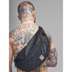 MANTO saszetka PULSE XXL czarna. Czarne nerki i saszetki MANTO, bez wzorów, bez dodatków. Za 149.00 zł.