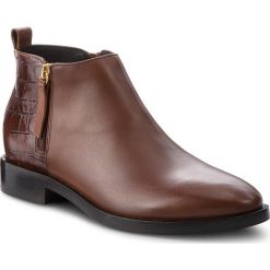 Botki GEOX - D Brogue F D842UF 0436Y C0013 Brown. Brązowe botki Geox, ze skóry ekologicznej. Za 629.00 zł.