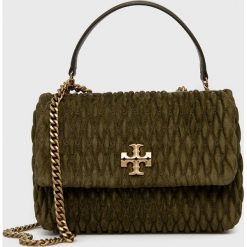 Tory Burch torebka zamszowa kolor zielony. Zielone listonoszki Tory Burch, bez wzorów, z zamszu, na ramię, zamszowe, bez dodatków. Za 3,599.90 zł.