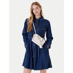 Torebka Guess. Białe torebki klasyczne Guess, z aplikacjami, klasyczne, bez dodatków. Za 303.99 zł.