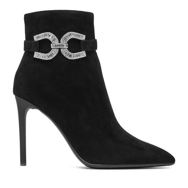 Botki Eva Minge. Czarne botki Eva Minge, bez wzorów, bez obcasa, na szpilce, bez zapięcia. Za 429.99 zł.