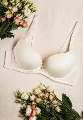 Beżowy Biustonosz Full Cup z Koronką i Regulowanymi Ramiączkami Gicca. Brązowe biustonosze Born2be, bez wzorów, z koronki. Za 39.99 zł.