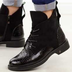 Czarne croco płaskie botki damskie Potocki 12080. Czarne botki POTOCKI, bez wzorów, z lakierowanej skóry, eleganckie, bez obcasa, na obcasie, bez zapięcia. Za 229.00 zł.