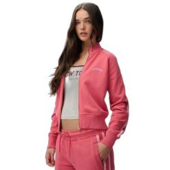 Bluza damska Superdry Essential Logo. Czerwone bluzy Superdry, bez wzorów, sportowe, bez ramiączek, bez kaptura. Za 309.40 zł.