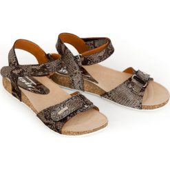 Sandały na korku - skóra naturalna - model 343 - kolor wąż (37). Białe sandały Zapato, bez wzorów, z jeansu, boho, bez obcasa, na płaskiej podeszwie, bez zapięcia. W wyprzedaży za 269.10 zł.