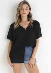 Czarna Koszula z Koronką Hannali. Czarne koszule Born2be, xl, z aplikacjami, z koronki, bez kołnierzyka, bez ramiączek. Za 89.99 zł.
