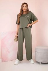 Komplet masełko bluzka z kwiatem + spodnie khaki. Brązowe bluzki KESI, l, bez wzorów, z dresówki, eleganckie, bez kołnierzyka, plus size, bez ramiączek. Za 342.93 zł.