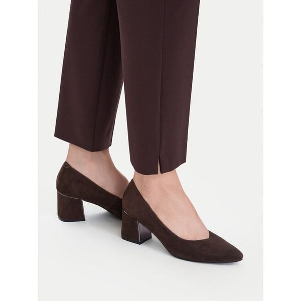 Półbuty Lasocki. Brązowe półbuty wsuwane Lasocki, bez wzorów, bez obcasa, na obcasie. Za 249.99 zł.