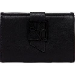 Armani Exchange portfel damski kolor czarny. Czarne portfele Armani Exchange, bez wzorów, z materiału. Za 329.99 zł.