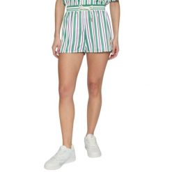 Spodenki damskie Fila sportowe Lassance. Zielone szorty sportowe Fila, bez wzorów, z materiału, z standardowym stanem. Za 129.99 zł.
