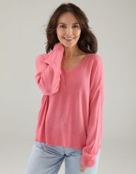 RÓŻOWY SWETER Z DZIANINY. Czerwone swetry Unisono, s, bez wzorów, z dzianiny, bez ramiączek. Za 169.00 zł.