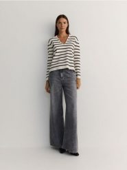 Sweter w paski z wiskozą - wielobarwny. Swetry Reserved, l, bez wzorów, z dzianiny, bez ramiączek. W wyprzedaży za 59.99 zł.