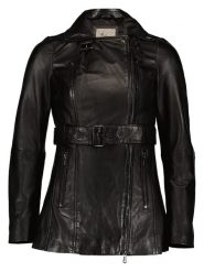 7eleven Skórzana kurtka "Irene" w kolorze czarnym rozmiar: 44. Czarne kurtki 7eleven, bez wzorów, z materiału, bez kaptura. Za 506.32 zł.