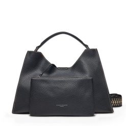Torebka Gianni Chiarini. Czarne torebki klasyczne Gianni Chiarini, bez wzorów, klasyczne, bez dodatków. Za 999.99 zł.