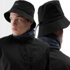 KAPELUSZ UNISEX 4F TREKKINGOWY BUCKET HAT Z FILTREM UPF AFCAU084 S. Czarne kapelusze 4f, bez wzorów, eleganckie. Za 57.53 zł.