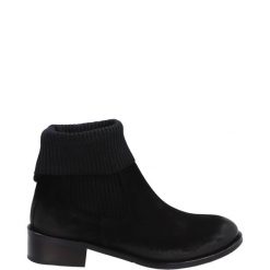 CZARNE BOTKI 0243 301 BLACK. Czarne botki Venezia, bez wzorów, ze skóry, bez obcasa, bez zapięcia. Za 289.00 zł.