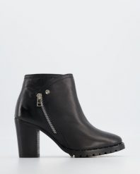 CZARNE BOTKI SKYR1505 BLACK. Czarne botki Venezia, bez wzorów, ze skóry, bez obcasa, bez zapięcia. Za 239.00 zł.