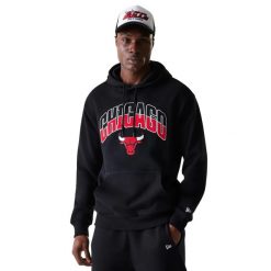 Bluza z kapturem Chicago Bulls. Bluzy New Era, l, bez wzorów, z materiału, eleganckie, bez ramiączek, z kapturem. Za 328.50 zł.