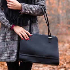 Skórzana torebka kuferek DAN-A T302 czarny. Czarne torebki klasyczne DAN-A, bez wzorów, ze skóry, eleganckie, bez dodatków. Za 349.99 zł.