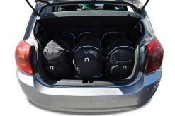 Torby Do Bagażnika Toyota Corolla Hatchback 2001-2009 3Szt Kjust. Czarne torby podróżne KJUST, bez wzorów, z kauczuku. Za 940.00 zł.