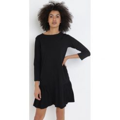 Czarna Sukienka Pherithis. Czarne sukienki Born2be, l, bez wzorów, bez kołnierzyka, bez ramiączek, mini, rozkloszowane. W wyprzedaży za 48.99 zł.