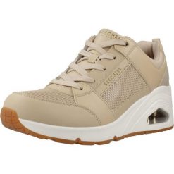 Buty SKECHERS UNO WEDGE - EVERYTHI Jasnobrązowy. Brązowe buty sportowe lifestyle Skechers, bez wzorów, z syntetyku, bez zapięcia. Za 291.99 zł.