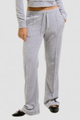 JUICY COUTURE Szare damskie spodnie dresowe Tina Trackpants. Szare spodnie dresowe Juicy Couture, bez wzorów, z dresówki. W wyprzedaży za 258.99 zł.