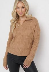 Brązowy Klasyczny Sweter w Ozdobny Splot Mulls. Brązowe swetry Born2be, bez wzorów, z dzianiny, klasyczne, bez ramiączek. Za 54.99 zł.