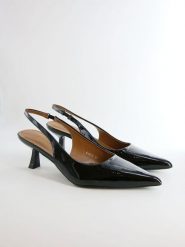 Bellucci Czółenka w kolorze czarnym z paskiem rozmiar: 41. Czarne czółenka Bellucci, bez wzorów, klasyczne, bez obcasa, na szpilce, bez zapięcia. Za 104.99 zł.