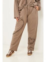 Curvy Lady Spodnie w kolorze beżowym rozmiar: 44/46. Brązowe spodnie materiałowe Curvy Lady, z aplikacjami, z materiału, klasyczne, z standardowym stanem. Za 156.98 zł.